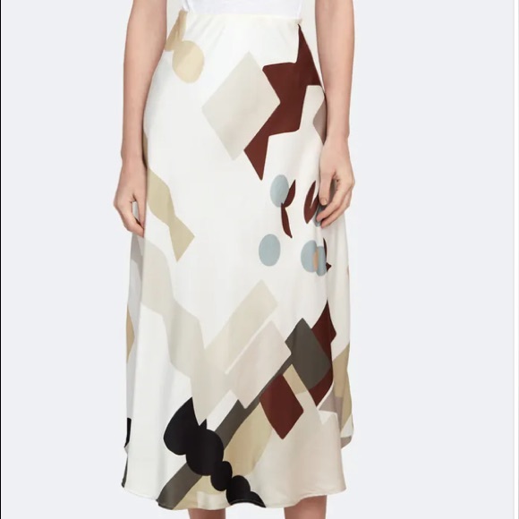 Eastvale Midi Skirt
MUNTHE - Picture 2 of 11